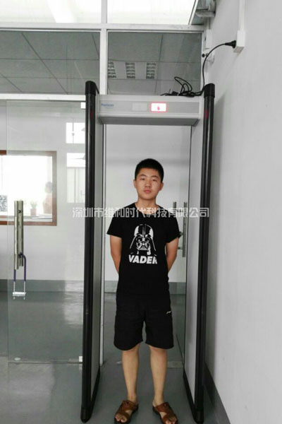 深圳大型手機(jī)制造廠采購(gòu)維和時(shí)代代理的Rapiscan METOR6S進(jìn)口金屬探測(cè)安檢門(mén)[圖文]