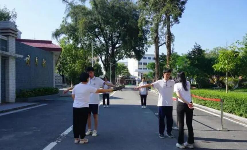 2-學校設置安檢門的必要性.jpg